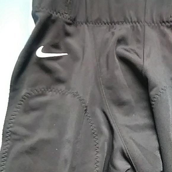 LIKE NEW NIKE FOOTBALL PANT - Picture 8 of 8